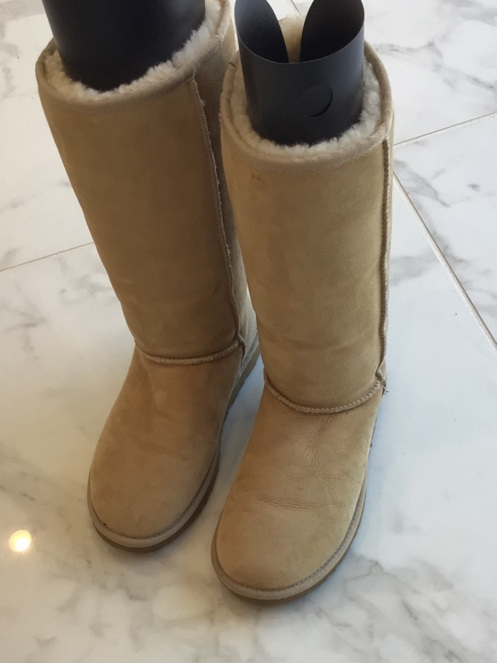 Uggs Classic HARD TO FIND Tall ll Sand Color Size 8 USED ONCE WOB